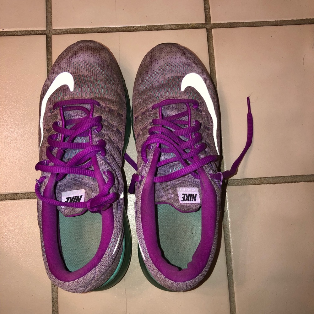 Nike Airmax tennis shoes